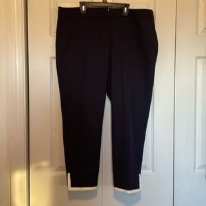 Women’s Talbots 16P navy ankle pants. White piping @ ankle w/ split pockets